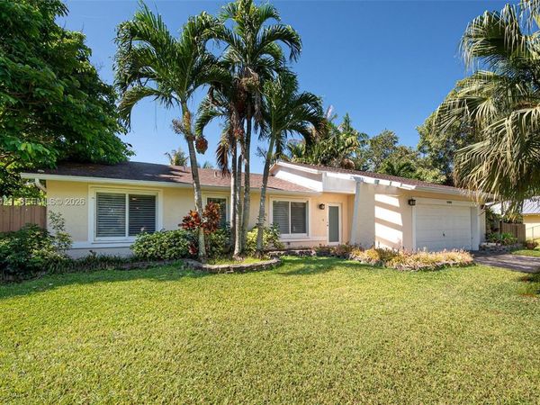 8480 SW 180th St , Palmetto Bay, FL 33157