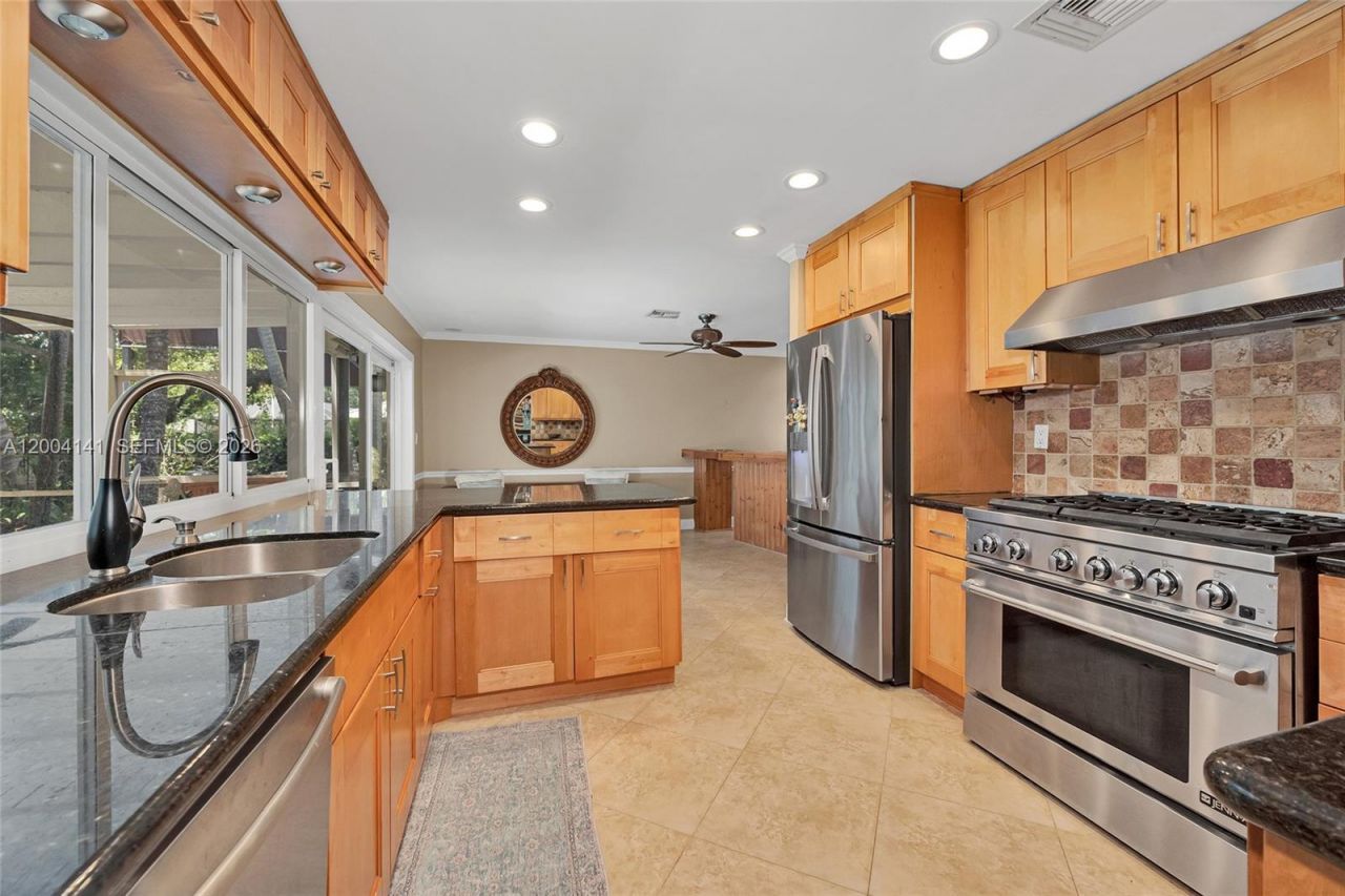 8480 SW 180th St , Palmetto Bay, FL 33157 Photo