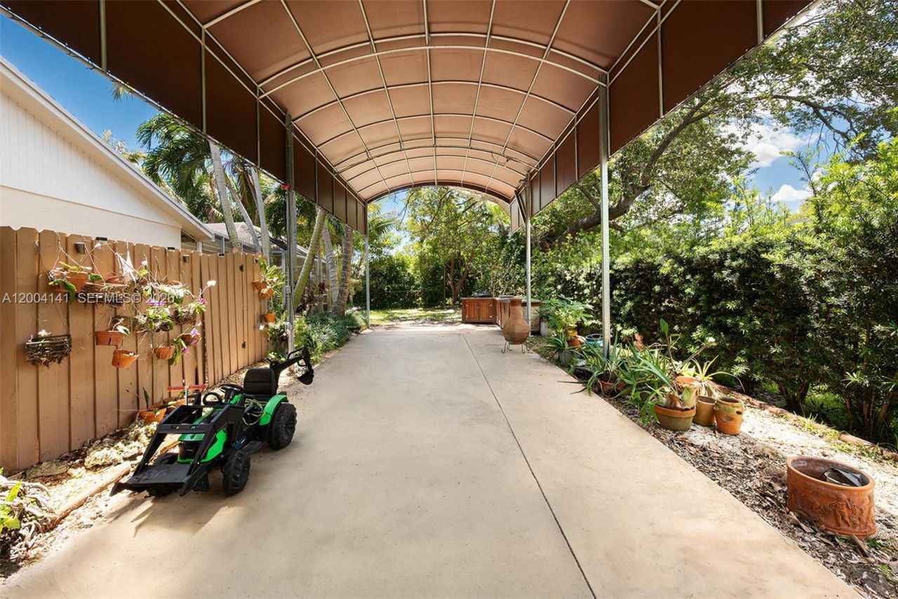 8480 SW 180th St , Palmetto Bay, FL 33157 Photo