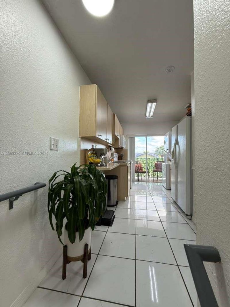 3514 W 76th St , Unit 203, Hialeah, FL 33018 Photo