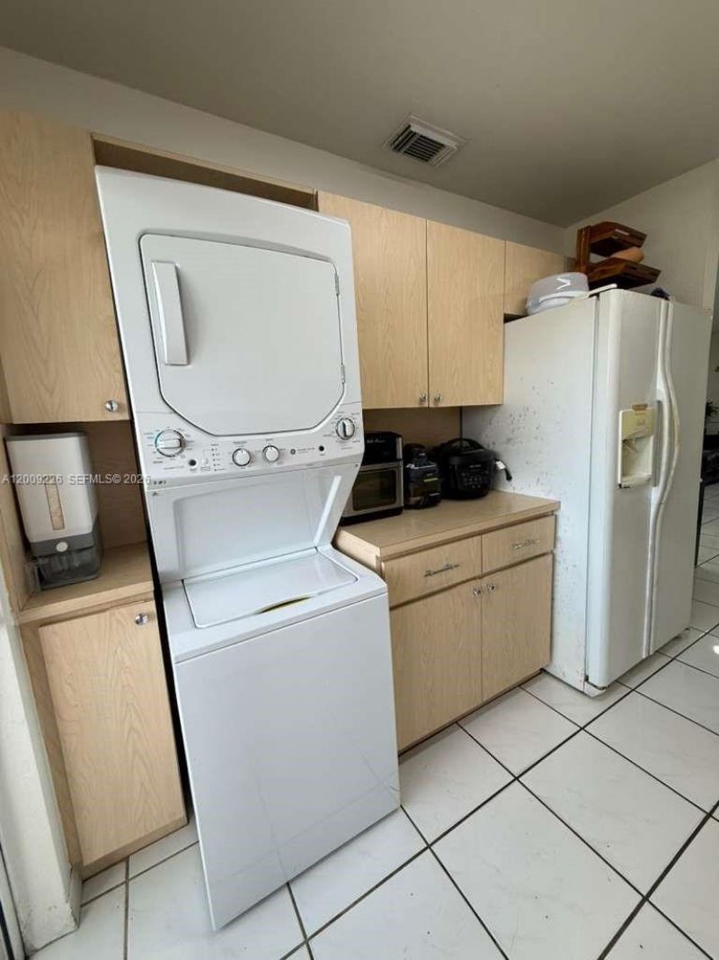 3514 W 76th St , Unit 203, Hialeah, FL 33018 Photo