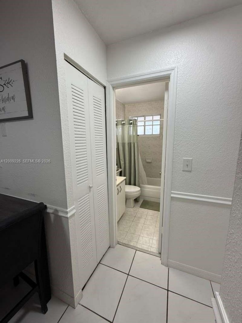3514 W 76th St , Unit 203, Hialeah, FL 33018 Photo