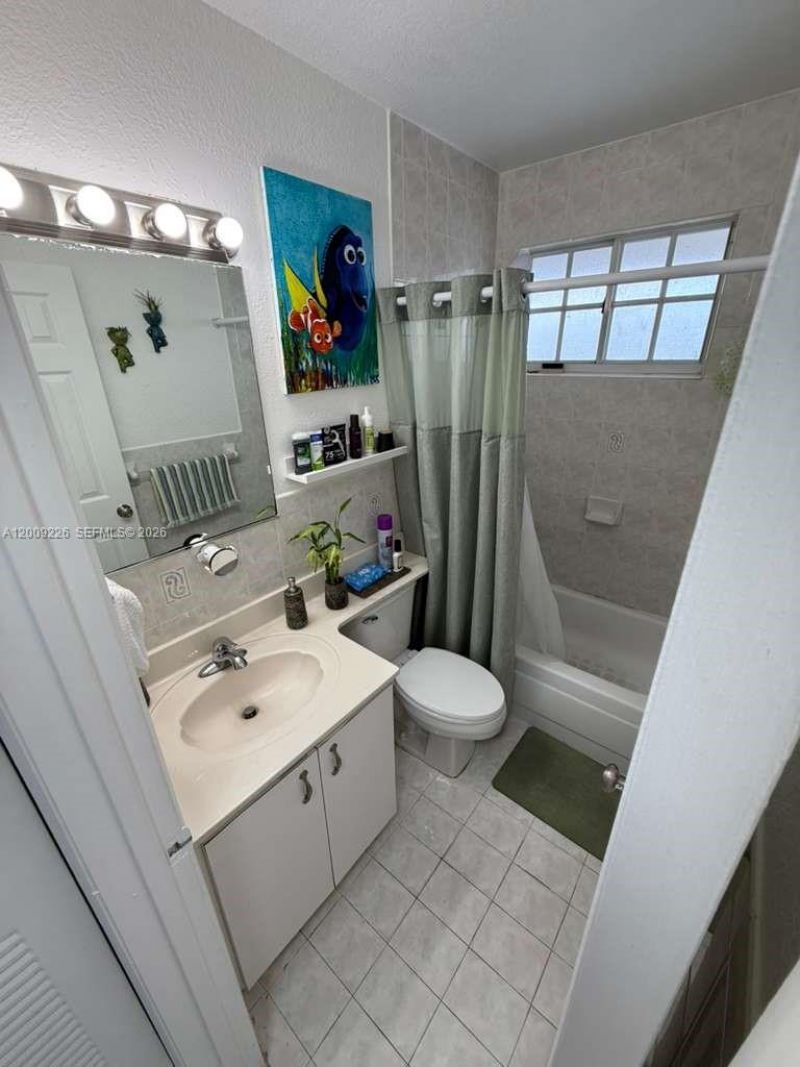 3514 W 76th St , Unit 203, Hialeah, FL 33018 Photo