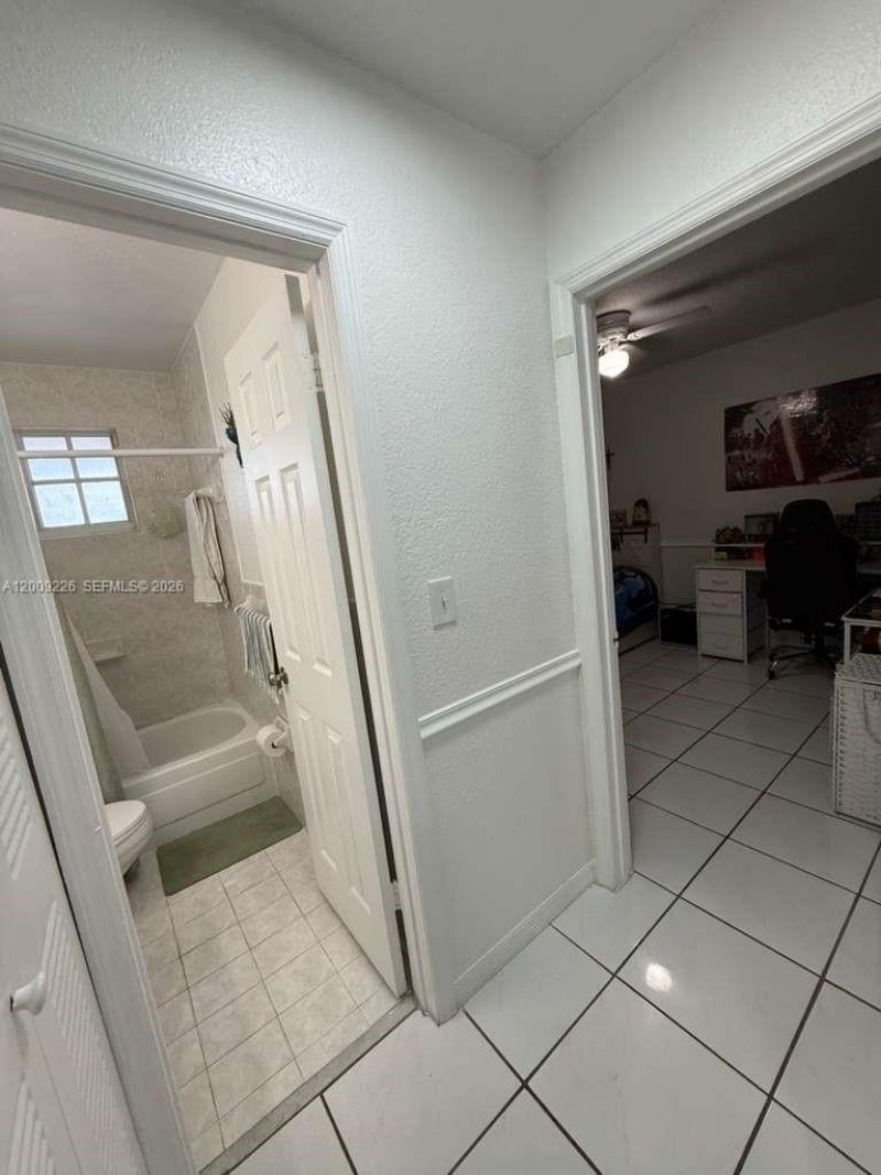 3514 W 76th St , Unit 203, Hialeah, FL 33018 Photo