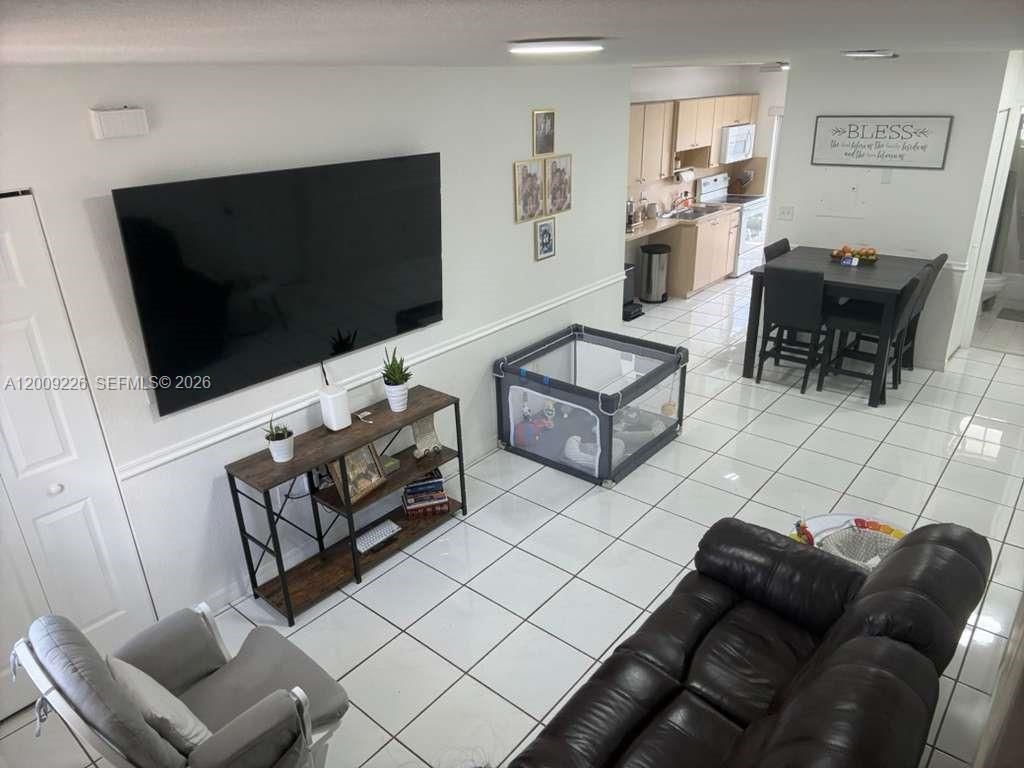 3514 W 76th St , Unit 203, Hialeah, FL 33018 Photo