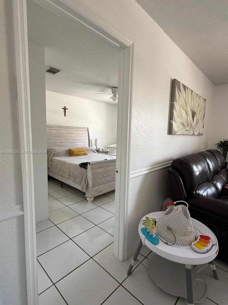 3514 W 76th St , Unit 203, Hialeah, FL 33018 Photo