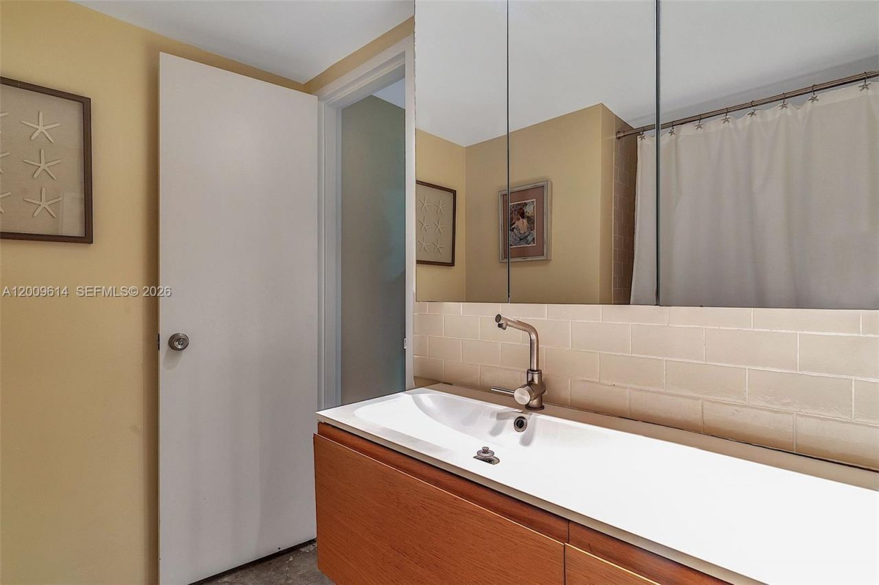 1200 West Ave , Unit 423, Miami Beach, FL 33139 Photo