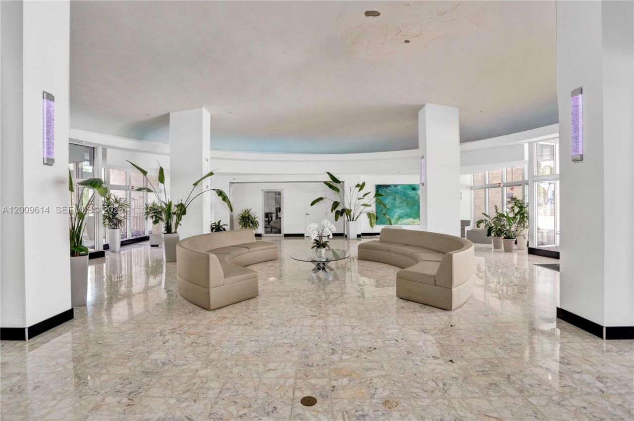 1200 West Ave , Unit 423, Miami Beach, FL 33139 Photo