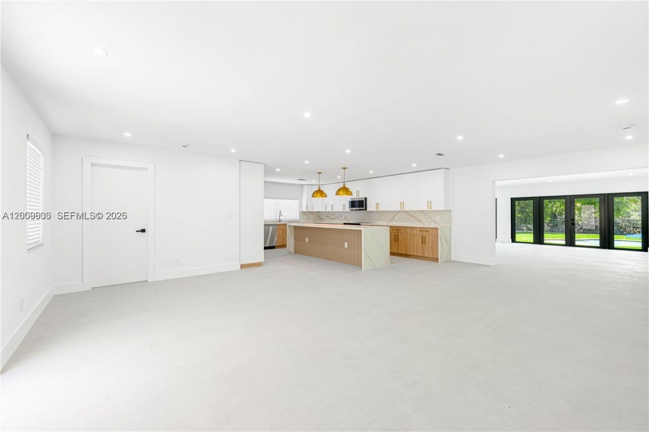 11835 SW 37th St , Miami, FL 33175 Photo