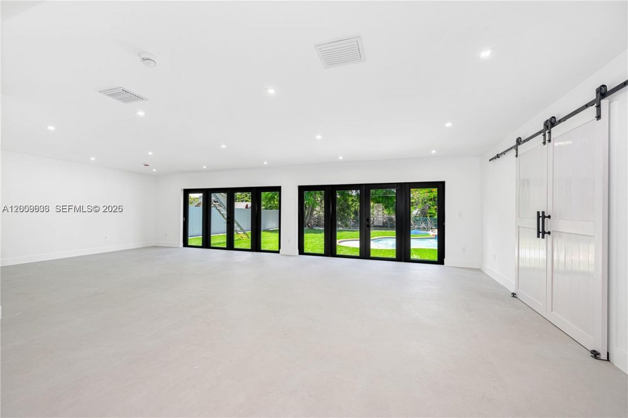 11835 SW 37th St , Miami, FL 33175 Photo