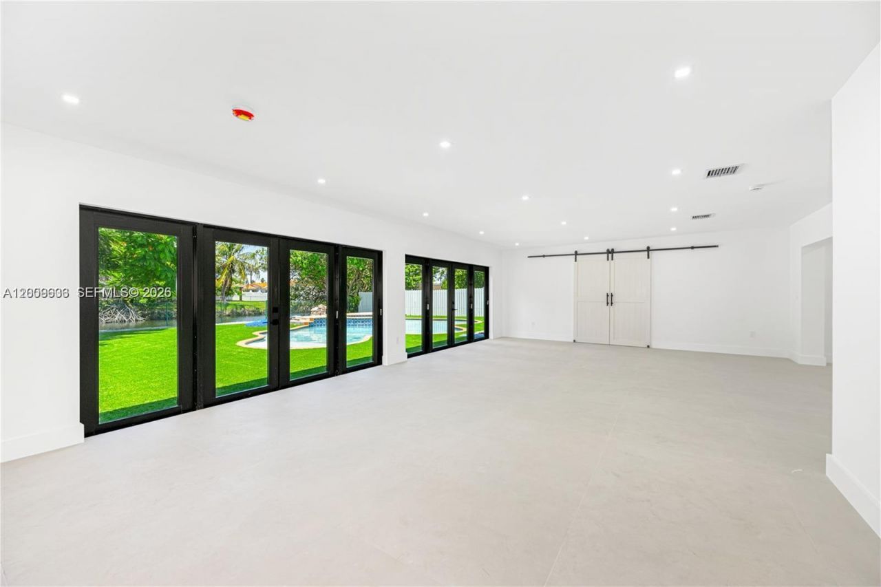 11835 SW 37th St , Miami, FL 33175 Photo