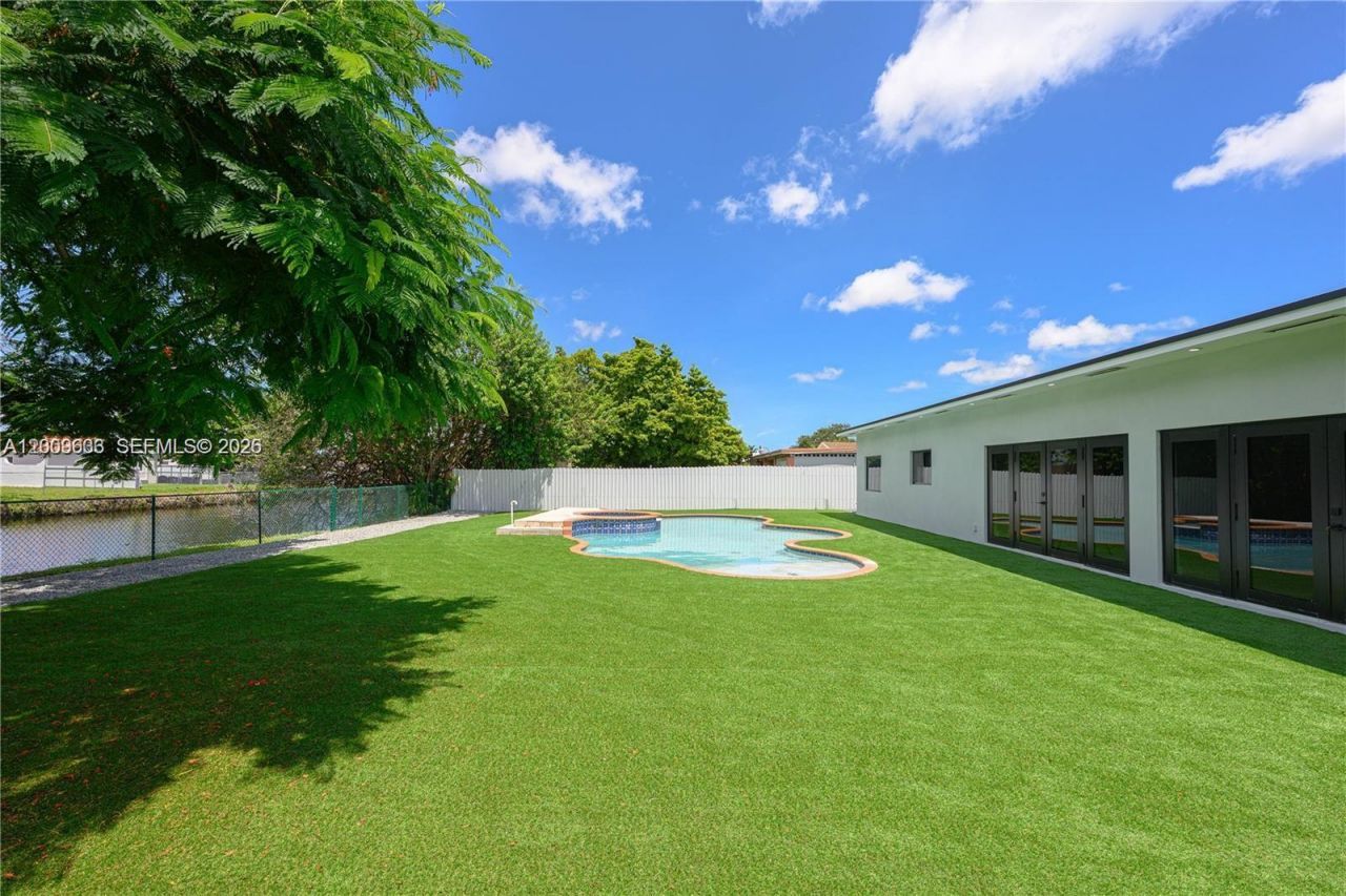 11835 SW 37th St , Miami, FL 33175 Photo