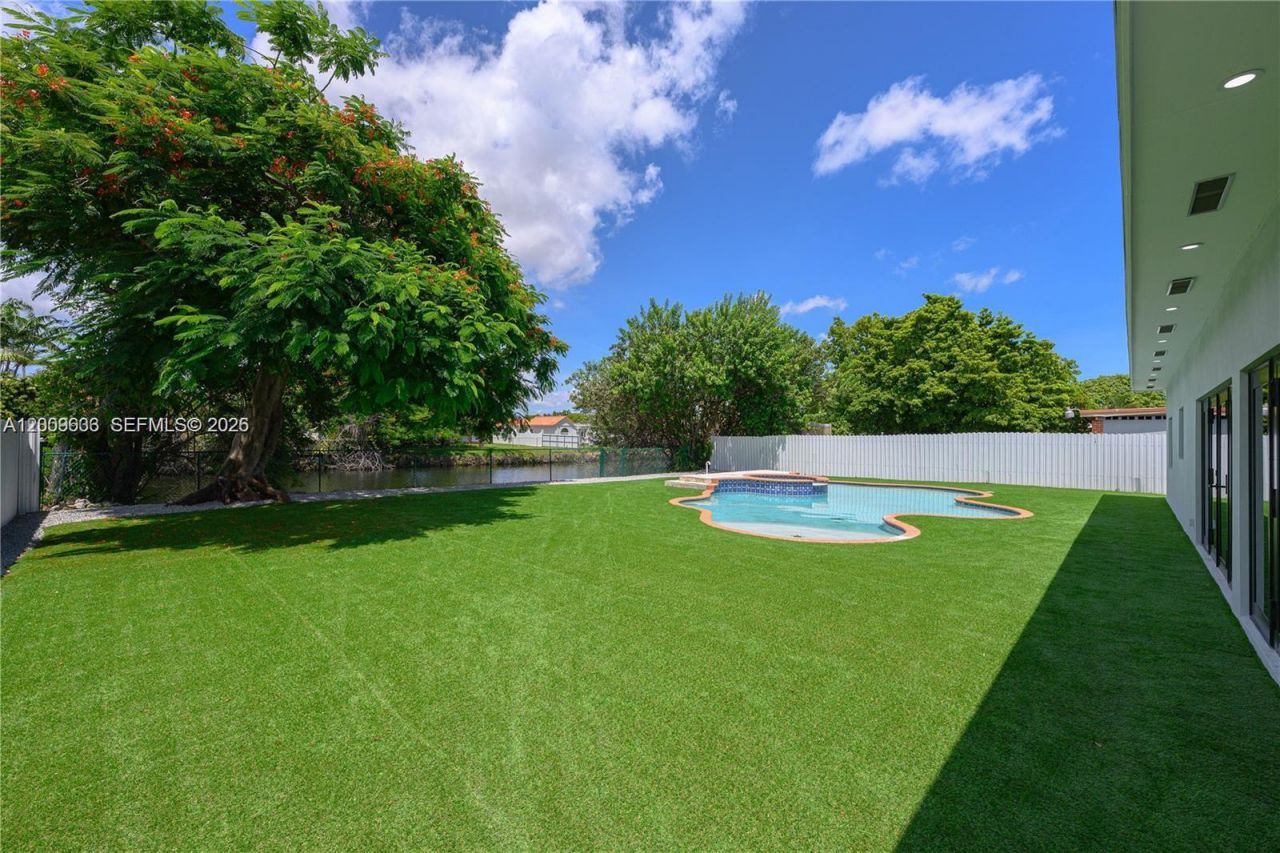 11835 SW 37th St , Miami, FL 33175 Photo