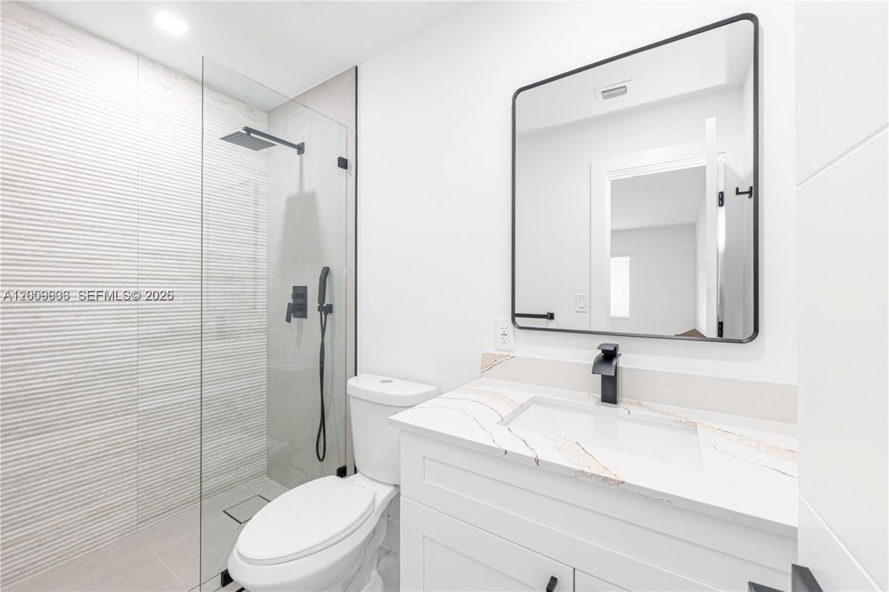 11835 SW 37th St , Miami, FL 33175 Photo