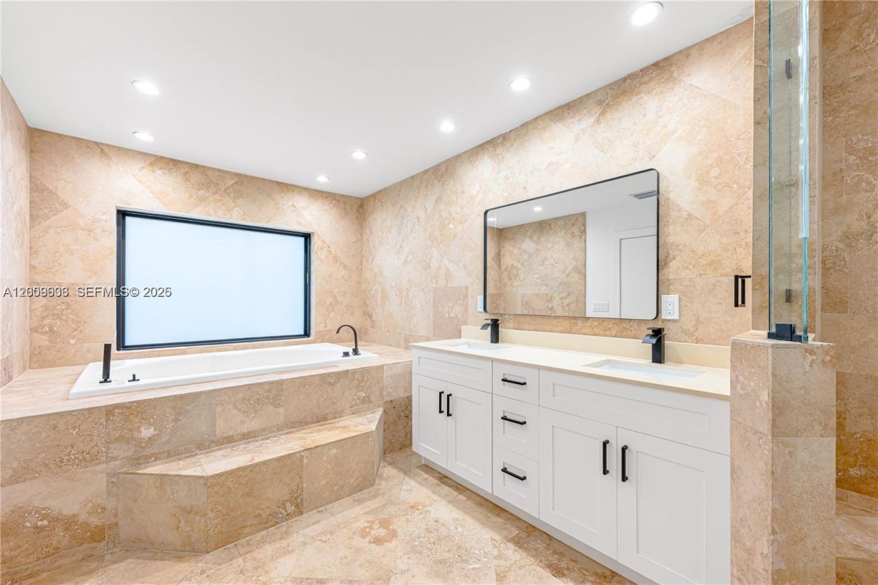 11835 SW 37th St , Miami, FL 33175 Photo