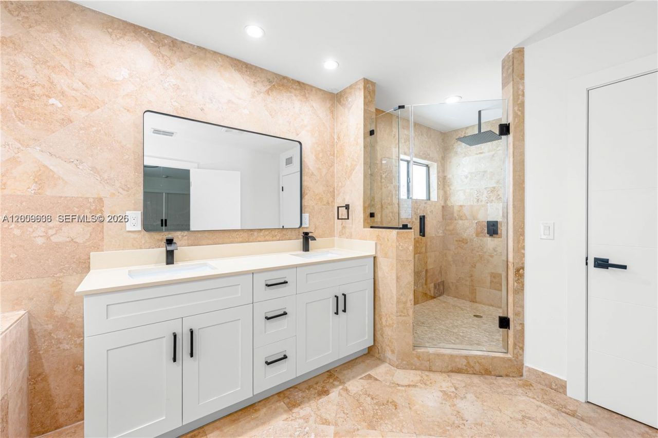 11835 SW 37th St , Miami, FL 33175 Photo