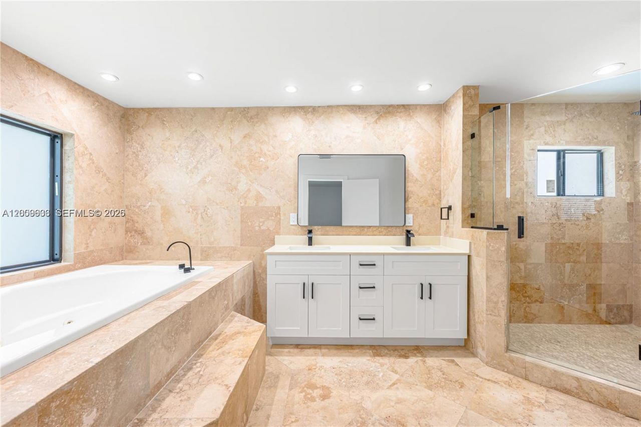 11835 SW 37th St , Miami, FL 33175 Photo