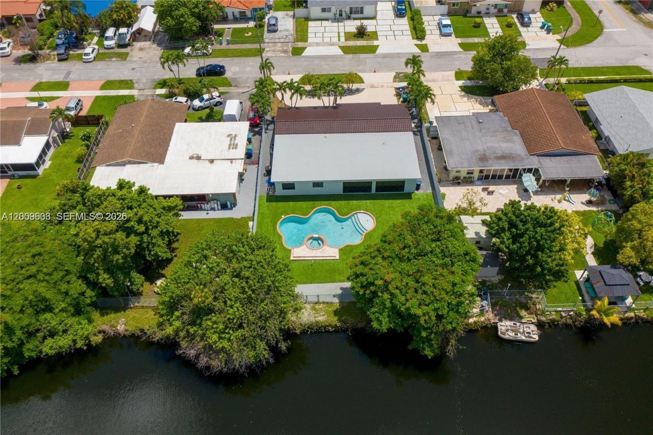 11835 SW 37th St , Miami, FL 33175 Photo