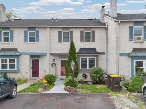 2489 DRAGON CIRCLE, NORRISTOWN, PA 19403