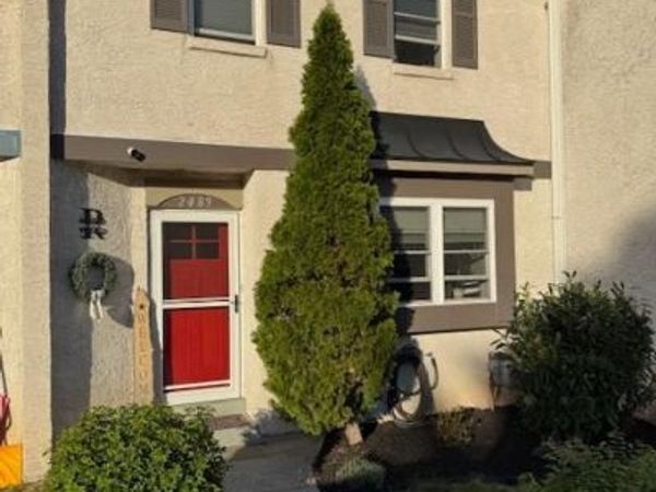 2489 DRAGON CIRCLE , NORRISTOWN, PA 19403
