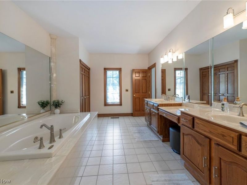 8481 Timber Trail , Brecksville, OH 44141 Photo 14