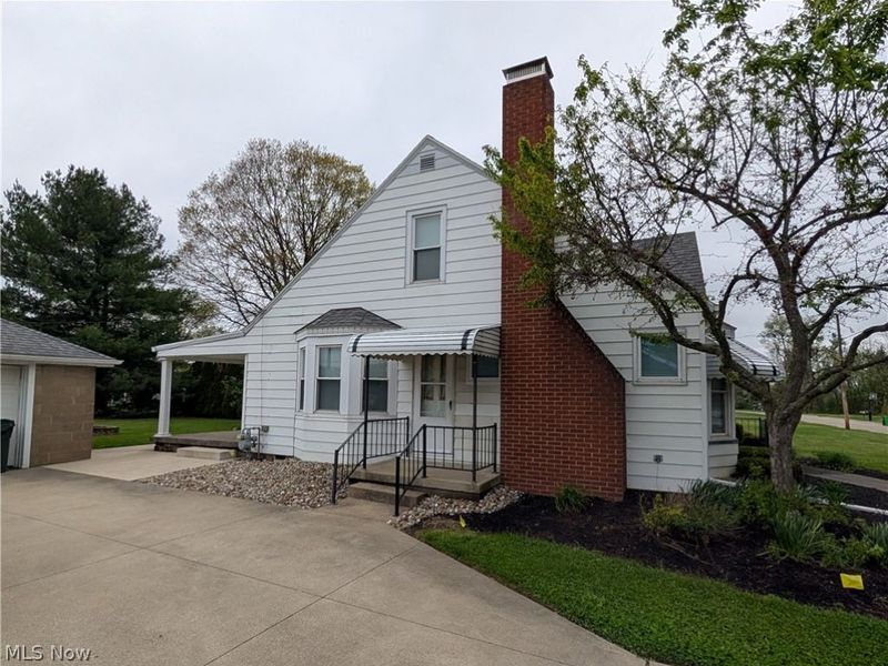 616 Maple Avenue NW, Strasburg, OH 44680 Photo 2