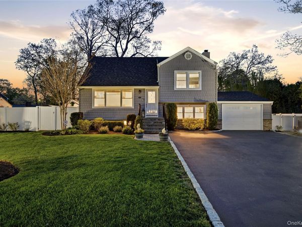 237 Woodlawn Avenue , Saint James, NY 11780