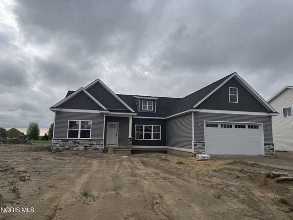 1070 Seneca Drive , Wauseon, OH 43567