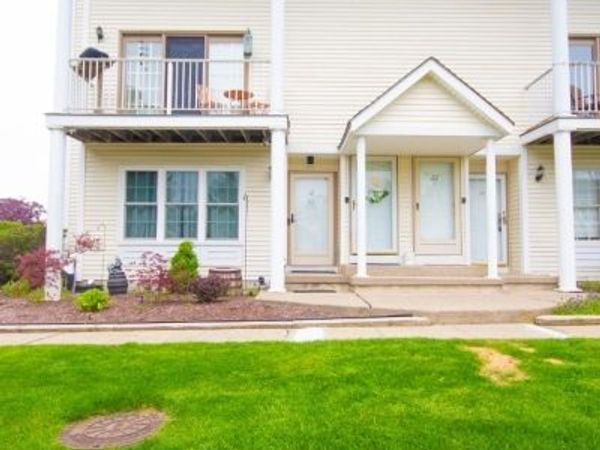 10 Amherst Ct, Hamburg, NJ 07419