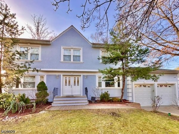 8 Constitution Ct, East Brunswick, NJ 08816