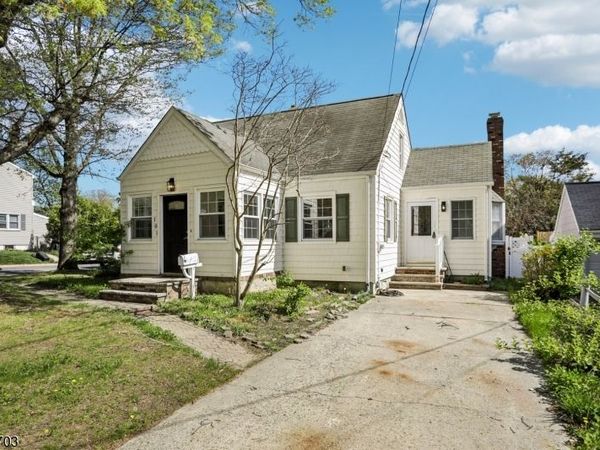 101 Ravine Dr, Matawan, NJ 07747