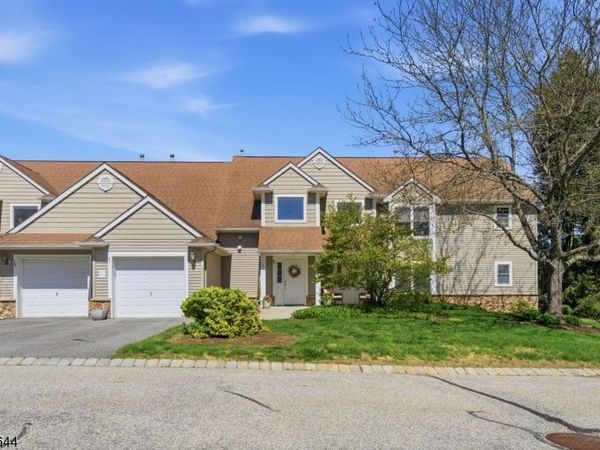 38 Bourne Circle, Hardyston, NJ 07419