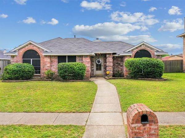 2516 Buck Drive, Mesquite, TX 75181