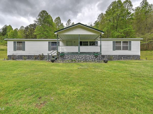 903 Flatwoods Road, Coeburn, VA 24230