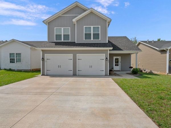 893 McFadin Station Street, Bowling Green, KY 42103