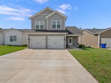 893 McFadin Station Street, Bowling Green, KY 42103