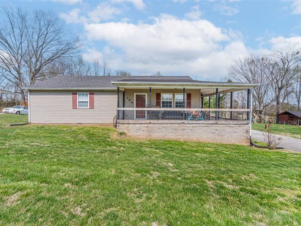 104 Bluegrass Drive , Scottsville, KY 42164