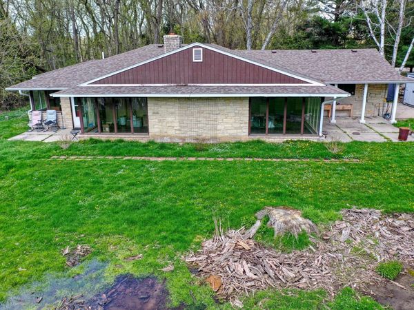 12125 Western Ave, Cedarburg, WI 53012
