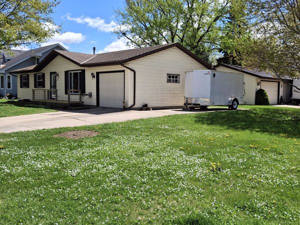 221 Robert St, Watertown, WI 53098