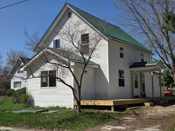 120 Center Street, Six Lakes, MI 48886