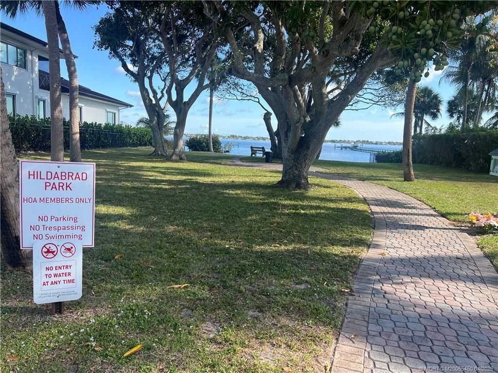 818 SE Riverside Drive, Stuart, FL 34994 Photo