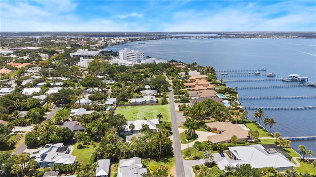 818 SE Riverside Drive, Stuart, FL 34994 Photo