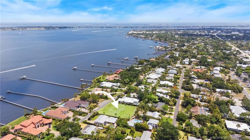 818 SE Riverside Drive, Stuart, FL 34994 Photo