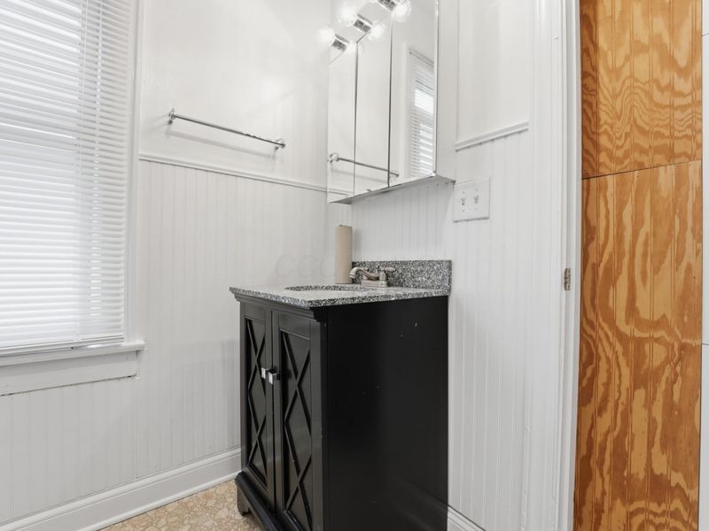 318 E Hinman Avenue, Columbus, OH 43207 Photo 14