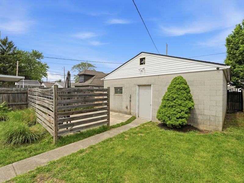 318 E Hinman Avenue, Columbus, OH 43207 Photo 4