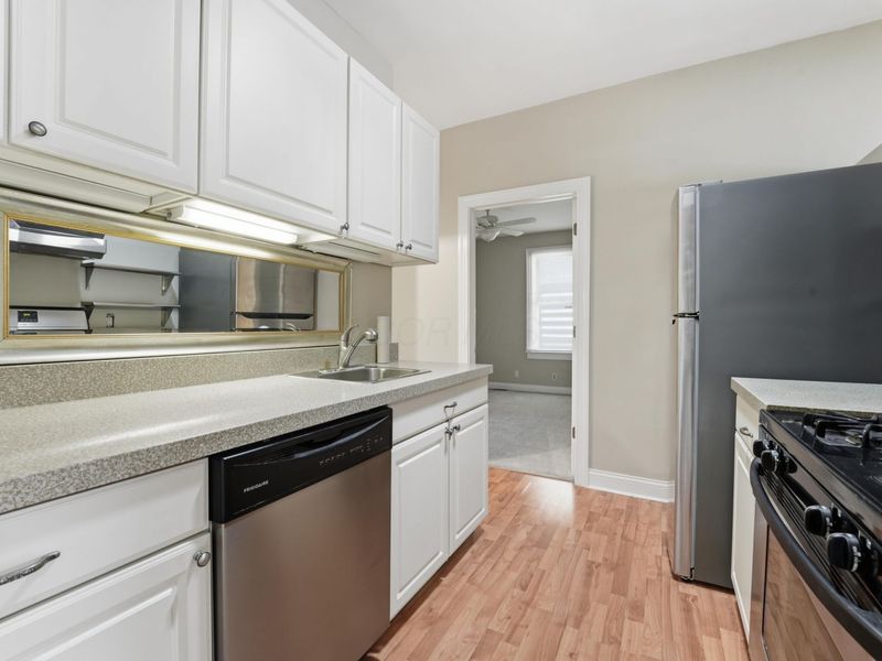 318 E Hinman Avenue, Columbus, OH 43207 Photo 8