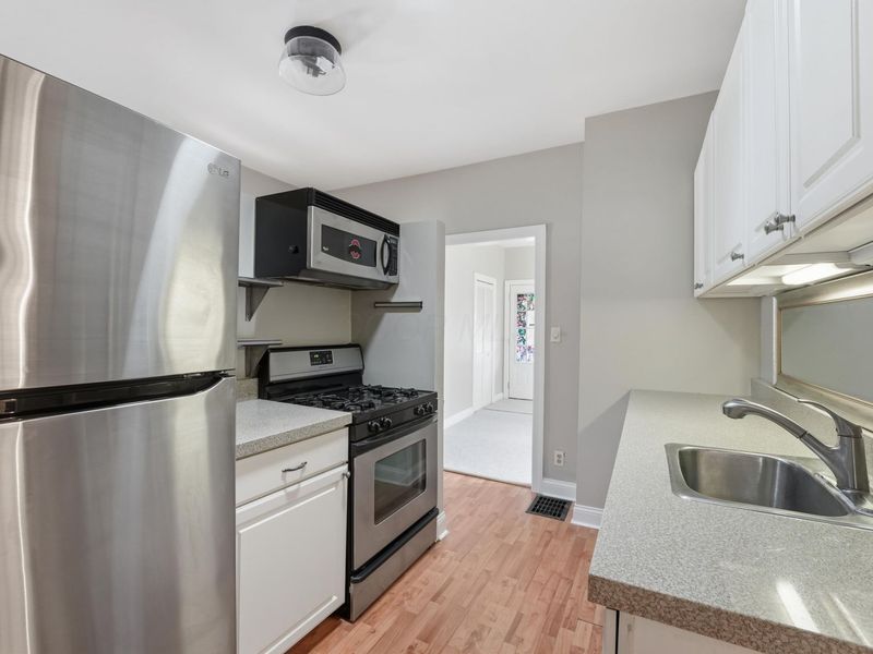 318 E Hinman Avenue, Columbus, OH 43207 Photo 9