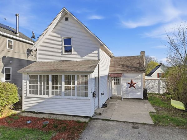 19 Essex St, Athol, MA 01331