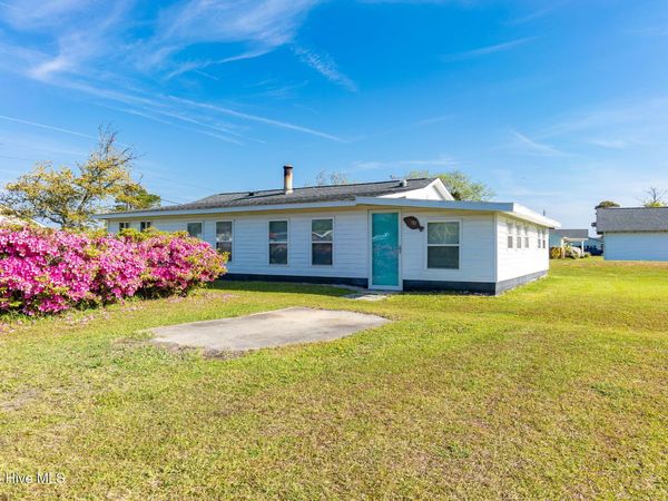 187 Mullens Drive, Harkers Island, NC 28531