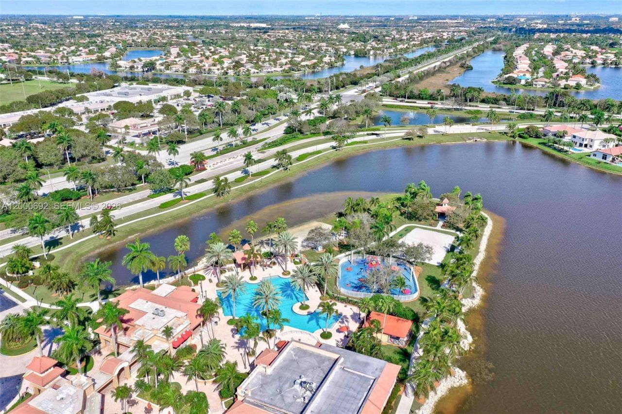 3060 SW 195th Ter , Miramar, FL 33029 Photo